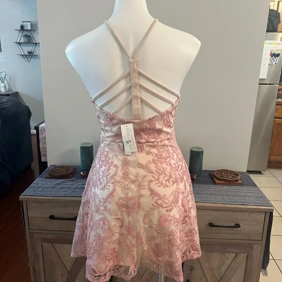 NWT Speechless pink and cream mini dress - Picture 6 of 7